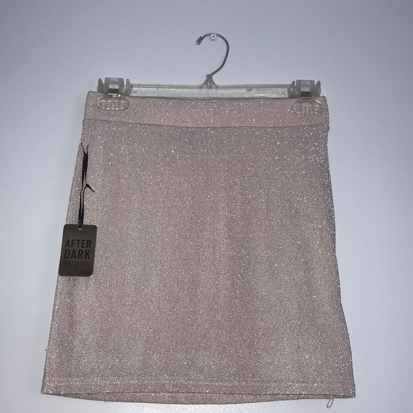 Sparkly light pink skirt - Picture 2 of 4